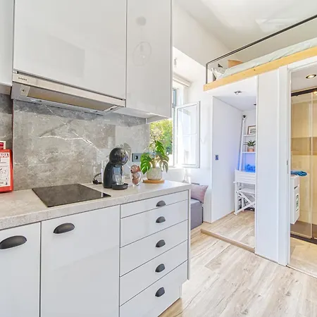 Апартаменты Historic Gem & Modern Loft In The Heart Of Лиссабон