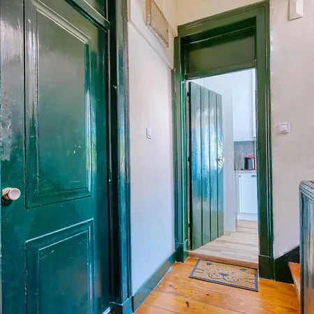 Historic Gem & Modern Loft In The Heart Of Апартаменты Лиссабон