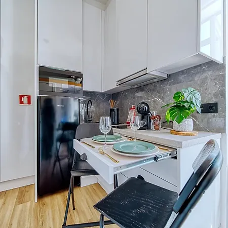 Historic Gem & Modern Loft In The Heart Of